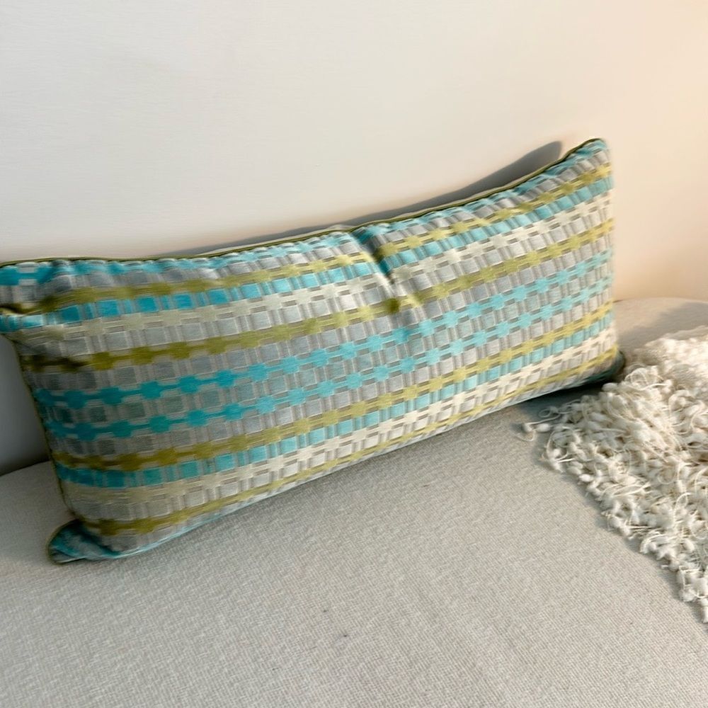 Frontgate Lumbar Accent Throw Pillow Decor
